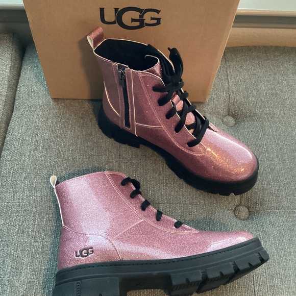 UGG® Kids' Ashton Glitter Boot (Big Kid), size 5 - Picture 10 of 12